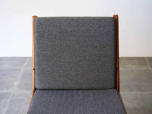 画像をギャラリービューアに読み込む, ピーターヴィッツ ブーメランチェア Peter Hvidt & Orla Mølgaard-Nielsen FD135 Boomerang Chair 北欧デザインのラウンジチェアのグレーのクッション