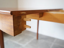画像をギャラリービューアに読み込む, Ole Wanscher AJ Iversen Dining Table with Extension オーレ ヴァンシャー 北欧ヴィンテージ マホガニー 丸いダイニングテーブル