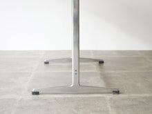 画像をギャラリービューアに読み込む, Arne Jacobsen Table with shaker frame Fritz Hansen アルネヤコブセン シェーカーテーブル ヴィンテージ フリッツハンセンのコーヒーテーブル 北欧デザイン デザイナーズテーブル テーブルの脚