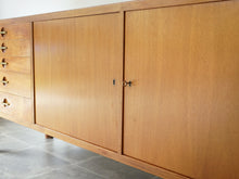 画像をギャラリービューアに読み込む, Hans J Wegner Johannes Hansen Sideboard ハンスJウェグナー ヨハネスハンセン 北欧ヴィンテージ マホガニーのサイドボードの鍵