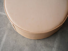 画像をギャラリービューアに読み込む, イヴァン・シュレクターのクッション 天然革張り 北欧ビンテージ家具 Ivan Schlechter Pouf with natural leather クッションの天面