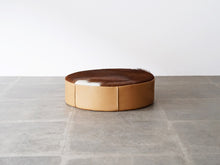 画像をギャラリービューアに読み込む, イヴァンシュレクターの革張りのクッション 牛毛皮の座面 Ivan Schlechter Pouf