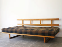 画像をギャラリービューアに読み込む, ボーエ・モーエンセン デイベッド ソファベッド北欧 Børge Mogensen Model4312 Daybed 北欧ビンテージのデイベッドの背もたれを外した様子