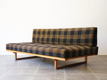 画像をギャラリービューアに読み込む, ボーエ・モーエンセン デイベッド ソファベッド北欧 Børge Mogensen Model4312 Daybed 北欧ビンテージのデイベッドを斜めから