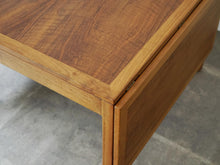 画像をギャラリービューアに読み込む, Børge Mogensen Fredericia Stolefabrik table with two flip up leaves ボーエモーエンセン フレデリシア 北欧デザイン ナットウッド 両翼延長式コーヒーテーブルのフレーム