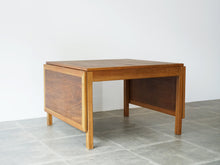 画像をギャラリービューアに読み込む, Børge Mogensen Fredericia Stolefabrik table with two flip up leaves ボーエモーエンセン フレデリシア 北欧デザイン ナットウッド 両翼延長式コーヒーテーブル