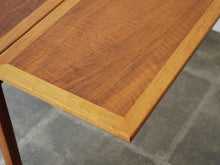 画像をギャラリービューアに読み込む, Børge Mogensen Fredericia Stolefabrik table with two flip up leaves ボーエモーエンセン フレデリシア 北欧デザイン ナットウッド 両翼延長式コーヒーテーブルの延長板