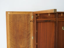画像をギャラリービューアに読み込む, Børge Mogensen Fredericia Stolefabrik table with two flip up leaves ボーエモーエンセン フレデリシア 北欧デザイン ナットウッド 両翼延長式コーヒーテーブルの裏面