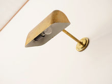 画像をギャラリービューアに読み込む, パレスウェンソンのウォールランプ 真鍮製のブラケットライト 壁掛け照明 Palle Suenson Brass wall lamp 1930-1940s 北欧ビンテージ照明の下から
