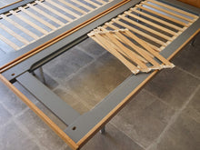 画像をギャラリービューアに読み込む, ハンスJウェグナーのベッド ゲタマ製ビンテージ オーク サイドテーブル付き ダブルベッド クイーンサイズベッド北欧 Hans J Wegner GE705 Bed oak Getama vintage ウェグナーのベッドのすのこは乗っているだけ