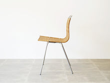 画像をギャラリービューアに読み込む, Poul Kjærholm EKC製 PK1 ポール ケアホルム 北欧ヴィンテージ チェアの側面