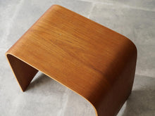 画像をギャラリービューアに読み込む, フリッツハンセン 積層合板 曲げ加工 チーク ハンスルドゥヴィセン Hans Ludvigsen Model 4515 Stool Fritz Hansen 曲げ木のスツール 座面 チーク