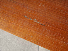 画像をギャラリービューアに読み込む, フリッツハンセン 積層合板 曲げ加工 チーク ハンスルドゥヴィセン Hans Ludvigsen Model 4515 Stool Fritz Hansen 曲げ木のスツール裏側にフリッツハンセンの刻印