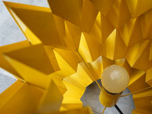 画像をギャラリービューアに読み込む, Anton Fogh Holm & Alfred J Andersen Sydney pendant light 黄色のペンダントライト 北欧ヴィンテージ 吊り下げ照明 内部