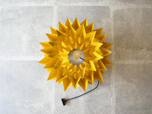 画像をギャラリービューアに読み込む, Anton Fogh Holm & Alfred J Andersen Sydney pendant light 黄色のペンダントライト 北欧ヴィンテージ 吊り下げ照明 したから 引掛シーリングのコンセント