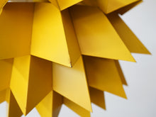 画像をギャラリービューアに読み込む, Anton Fogh Holm & Alfred J Andersen Sydney pendant light 黄色のペンダントライト 北欧ヴィンテージ 吊り下げ照明 カナリアイエローの金属製のシェード