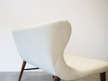 画像をギャラリービューアに読み込む, 北欧デザインの白いソファ 2人掛けソファ Eric Bertil Karlén Model no87 Sofa ソファ 北欧 おしゃれ ソファの白い背もたれ