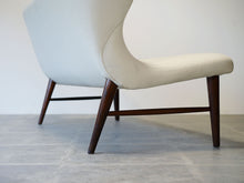 画像をギャラリービューアに読み込む, 北欧デザインの白いソファ 2人掛けソファ Eric Bertil Karlén Model no87 Sofa ソファ 北欧 おしゃれ ソファの脚