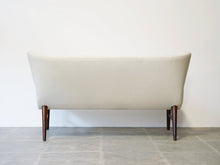 画像をギャラリービューアに読み込む, 北欧デザインの白いソファ 2人掛けソファ Eric Bertil Karlén Model no87 Sofa ソファ 北欧 おしゃれ ソファの背面