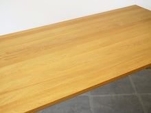 画像をギャラリービューアに読み込む, Hans J. Wegner AT325A Desk