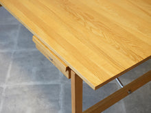 画像をギャラリービューアに読み込む, Hans J. Wegner AT325A Desk