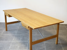 画像をギャラリービューアに読み込む, Hans J. Wegner AT325A Desk