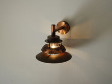 画像をギャラリービューアに読み込む, Nova Light Copper Wall lamp ノーヴァライト 銅のウォールランプ 北欧ヴィンテージ ブラケットライトの点灯イメージ