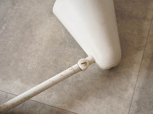 画像をギャラリービューアに読み込む, Louis Poulsen ルイスポールセンの白いウォールランプ