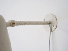 画像をギャラリービューアに読み込む, Louis Poulsen ルイス・ポールセン 白いウォールランプのアーム