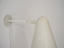 画像をギャラリービューアに読み込む, ルイスポールセンの白いウォールランプ 青いインク