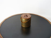 画像をギャラリービューアに読み込む, アルネ・ヤコブセン シリンダライン アイスピッチャー アイスバケツ 真鍮製ビンテージ Arne Jacobsen Cylinda-line ice bucket ヤコブセンの雑貨 北欧デザイン チークの蓋