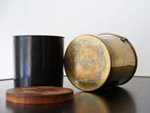 画像をギャラリービューアに読み込む, アルネ・ヤコブセン シリンダライン アイスピッチャー アイスバケツ 真鍮製ビンテージ Arne Jacobsen Cylinda-line ice bucket ヤコブセンの雑貨 北欧デザイン バケツの裏側