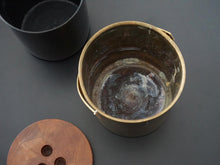 画像をギャラリービューアに読み込む, アルネ・ヤコブセン シリンダライン アイスピッチャー アイスバケツ 真鍮製ビンテージ Arne Jacobsen Cylinda-line ice bucket ヤコブセンの雑貨 北欧デザイン バケツ内部に接着剤のような跡