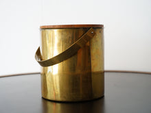 画像をギャラリービューアに読み込む, アルネ・ヤコブセン シリンダライン アイスピッチャー アイスバケツ 真鍮製ビンテージ Arne Jacobsen Cylinda-line ice bucket ヤコブセンの雑貨 北欧デザイン 真鍮のバケツ