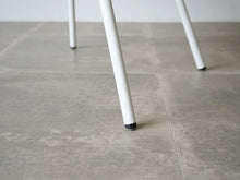 画像をギャラリービューアに読み込む, Sebastian Holmbäck Ulrik Nordentoft Nam Nam 8000c ホルムバックノルデントフト 椅子 サイドチェア オーク積層 ラッカー塗装 金属 ダニシュモダン 椅子の脚先