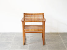 画像をギャラリービューアに読み込む, ボーエモーエンセン ダイニングチェア アームあり オークと籐 Børge Mogensen Model BM62 Chair モーエンセンのアームチェアの正面のやや上から