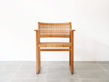 画像をギャラリービューアに読み込む, ボーエモーエンセン ダイニングチェア アームあり オークと籐 Børge Mogensen Model BM62 Chair モーエンセンのアームチェアの正面