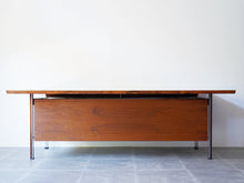 画像をギャラリービューアに読み込む, Finn Juhl “Technocrat” Model 960–21 Desk