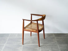 画像をギャラリービューアに読み込む, ザ・チェア ハンスJウェグナー ヨハネス・ハンセン製ヴィンテージチェア Hans J Wegner JH501 The Chair ウェグナーのアームチェアJH501の側面やや後ろから