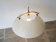 画像をギャラリービューアに読み込む, Hans J Wegner Louis Poulsen JH604ハンス ウェグナー ルイス ポールセン 北欧ヴィンテージ デザイナーズ照明 吊り下げライト ペンダントライトの点灯イメージ