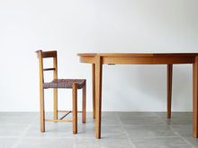 画像をギャラリービューアに読み込む, Henry Rosengren Hansen Circular teak dinning table with extra leaves ヘンリーローゼングレンハンセン 延長式のダイニングテーブル チークの丸テーブル テーブルと椅子