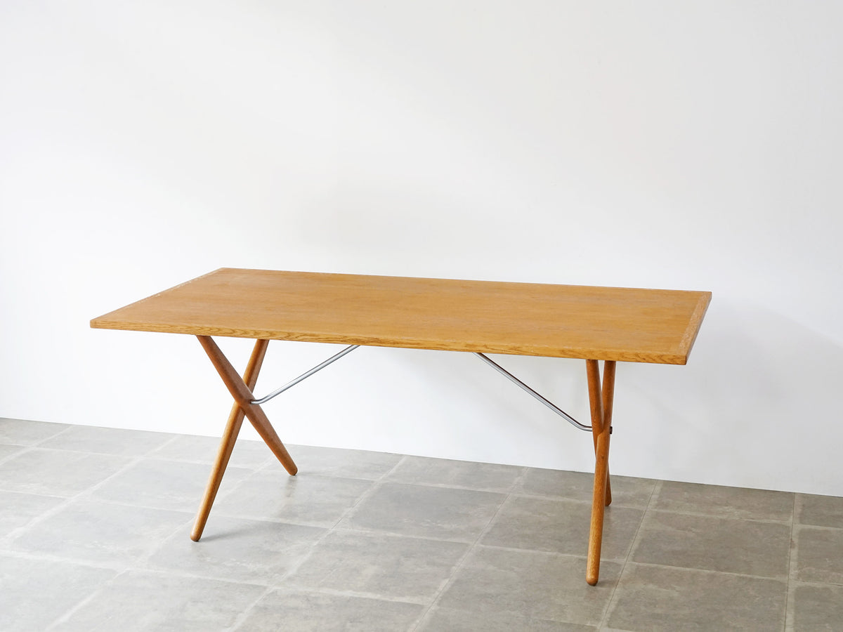 Hans J. Wegner（ハンスJ.ウェグナー）AT303 X-legのダイニング