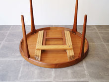 画像をギャラリービューアに読み込む, ヨルゲン・リンデ 延長式ダイニングテーブル Jørgen Linde Model FA31 Table with extension for Faarup Møbelfabrik 北欧デザインテーブル サークルテーブルの裏面