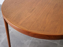 画像をギャラリービューアに読み込む, ヨルゲン・リンデ 延長式ダイニングテーブル Jørgen Linde Model FA31 Table with extension for Faarup Møbelfabrik 北欧デザインテーブル サークルテーブルの天板 チーク