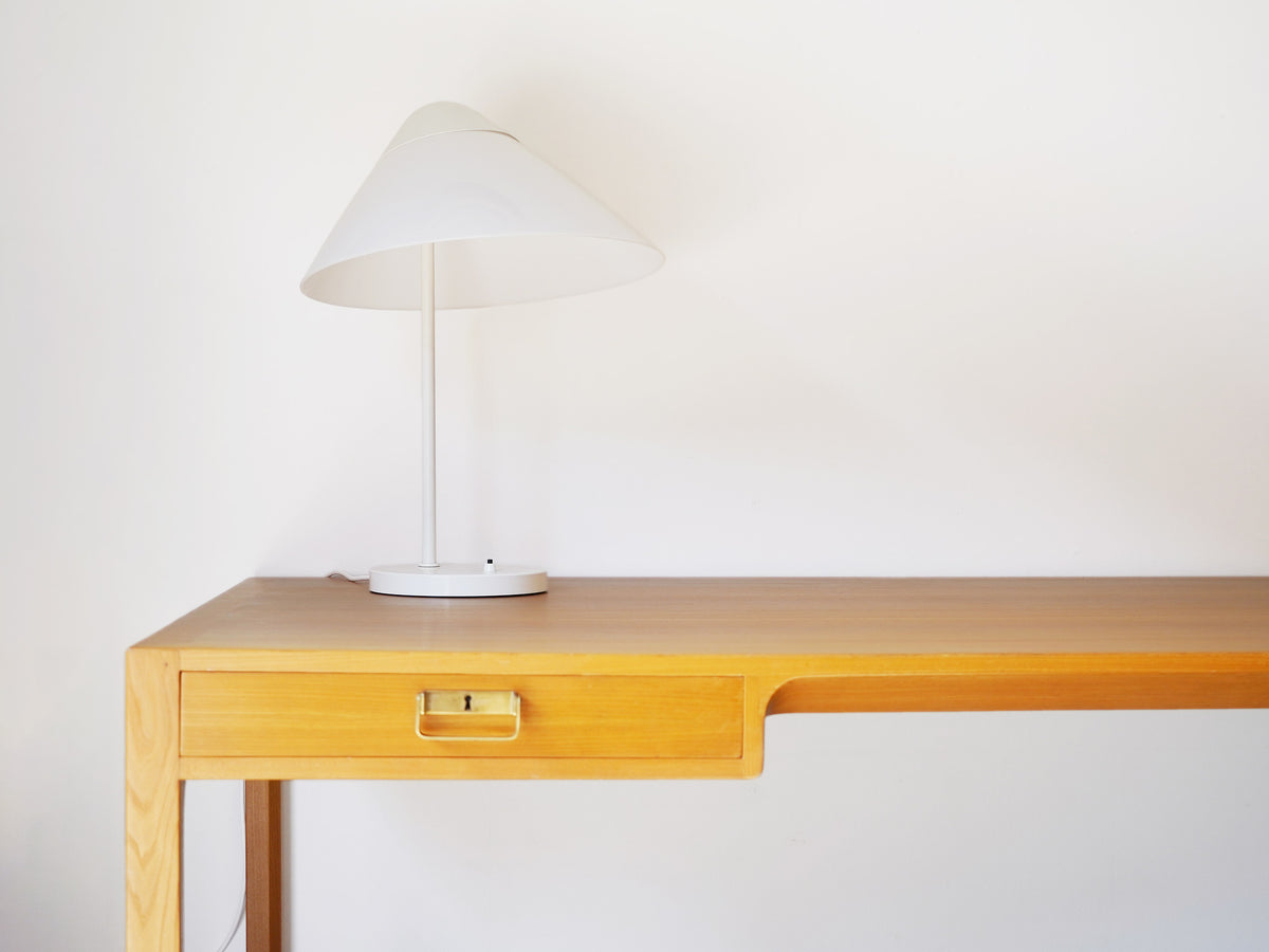Hans J.Wegner（ハンスJ.ウェグナー）Opala オパーラ テーブルランプ