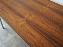 画像をギャラリービューアに読み込む, Hans J Wegner AT318 Andreas Tuck ハンス J ウェグナー 北欧ヴィンテージ ローズウッドダイニングテーブルの木目