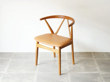 画像をギャラリービューアに読み込む, ヘンリー・ケアヌルフ モデル225 アームチェア 北欧デザインの椅子 Henry Kjærnulf Model 225 Chair やや上から