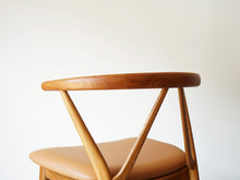 画像をギャラリービューアに読み込む, ヘンリー・ケアヌルフ モデル225 アームチェア 北欧デザインの椅子 Henry Kjærnulf Model 225 Chair 椅子の背もたれ