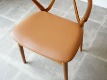画像をギャラリービューアに読み込む, ヘンリー・ケアヌルフ モデル225 アームチェア 北欧デザインの椅子 Henry Kjærnulf Model 225 Chair 椅子の座面は張り替えられている