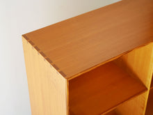 画像をギャラリービューアに読み込む, Mogens Koch Bookcases rud rasmussen モーエンスコッホ 本棚 ブックケース ウォールユニット オレゴンパイン ルドラスムッセン 北欧本棚の天面 北欧家具らしい継ぎ目